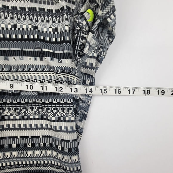 Nike Pro Dri-Fit Womens Size Small Black Running/ Jogging Jacket Active Sports - Picture 9 of 9